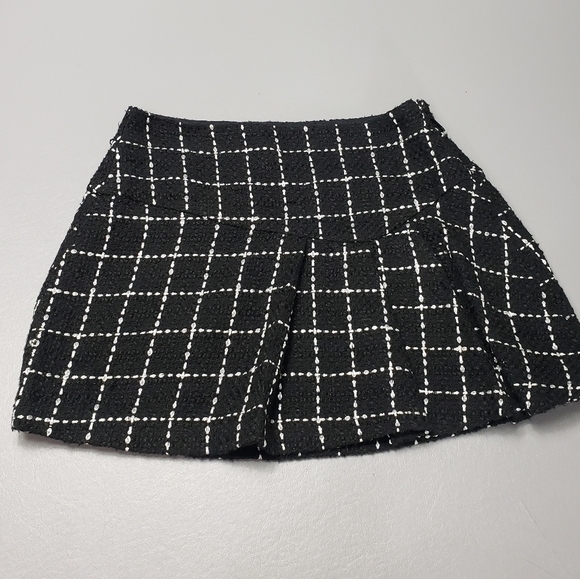 BCBGeneration black and white tweed mini skirt women's size 2 - Picture 1 of 9